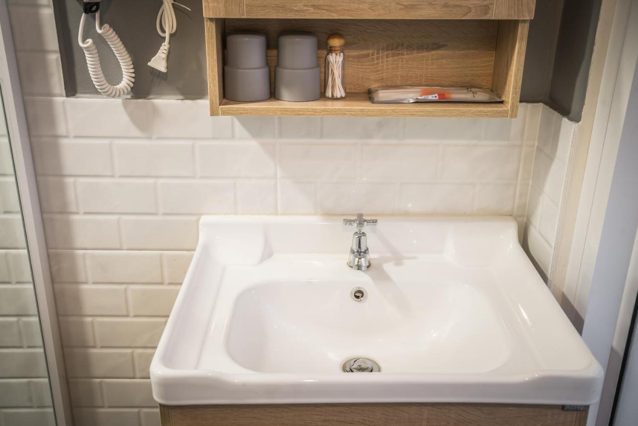 בנגקוק Canal View Lo-Ha Guest House, Contactless Check-In מראה חיצוני תמונה